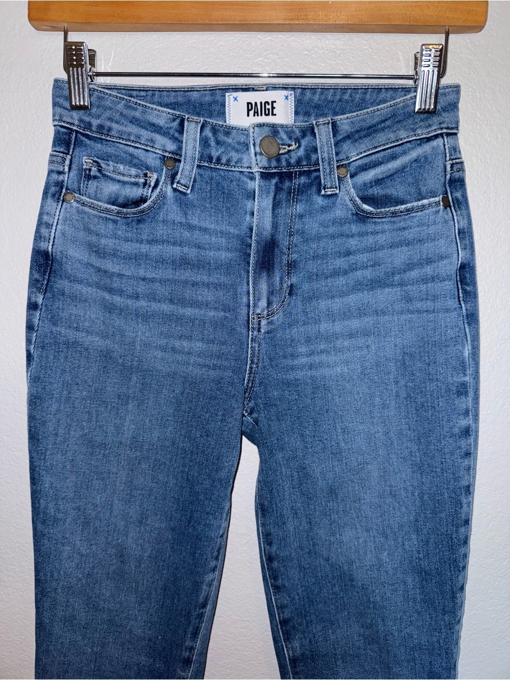 PAIGE Hoxton Slim Jeans in Medium Blue Size 25 🧡 - Picture 2 of 13